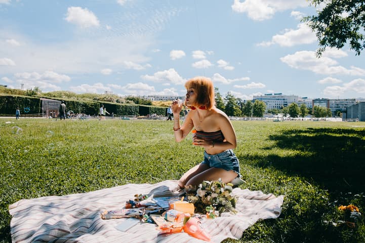 Picnic in Paris blogger park linhbaybong