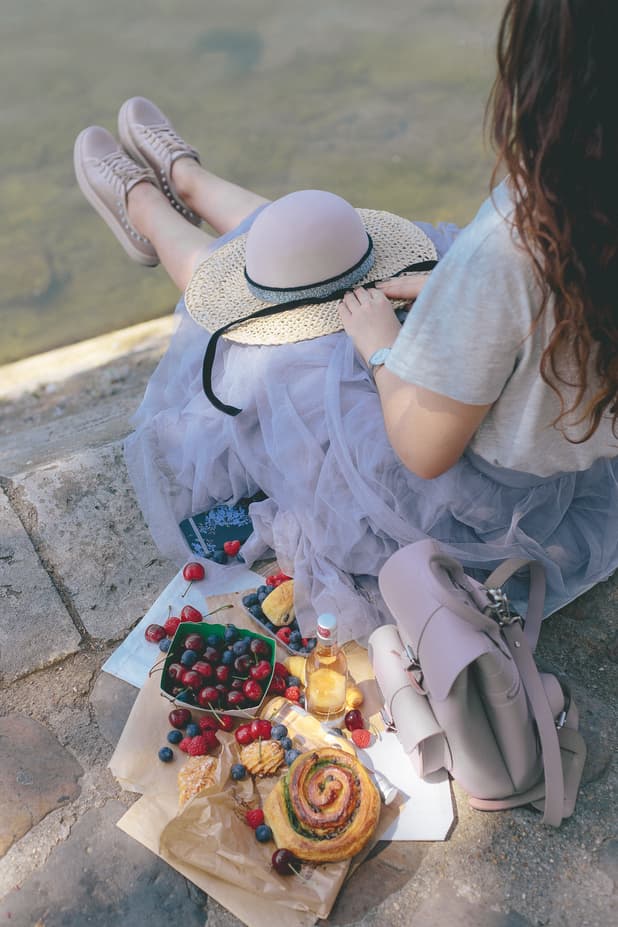 Picnic in Paris blogger Quai de Seine linhbaybong katie.one