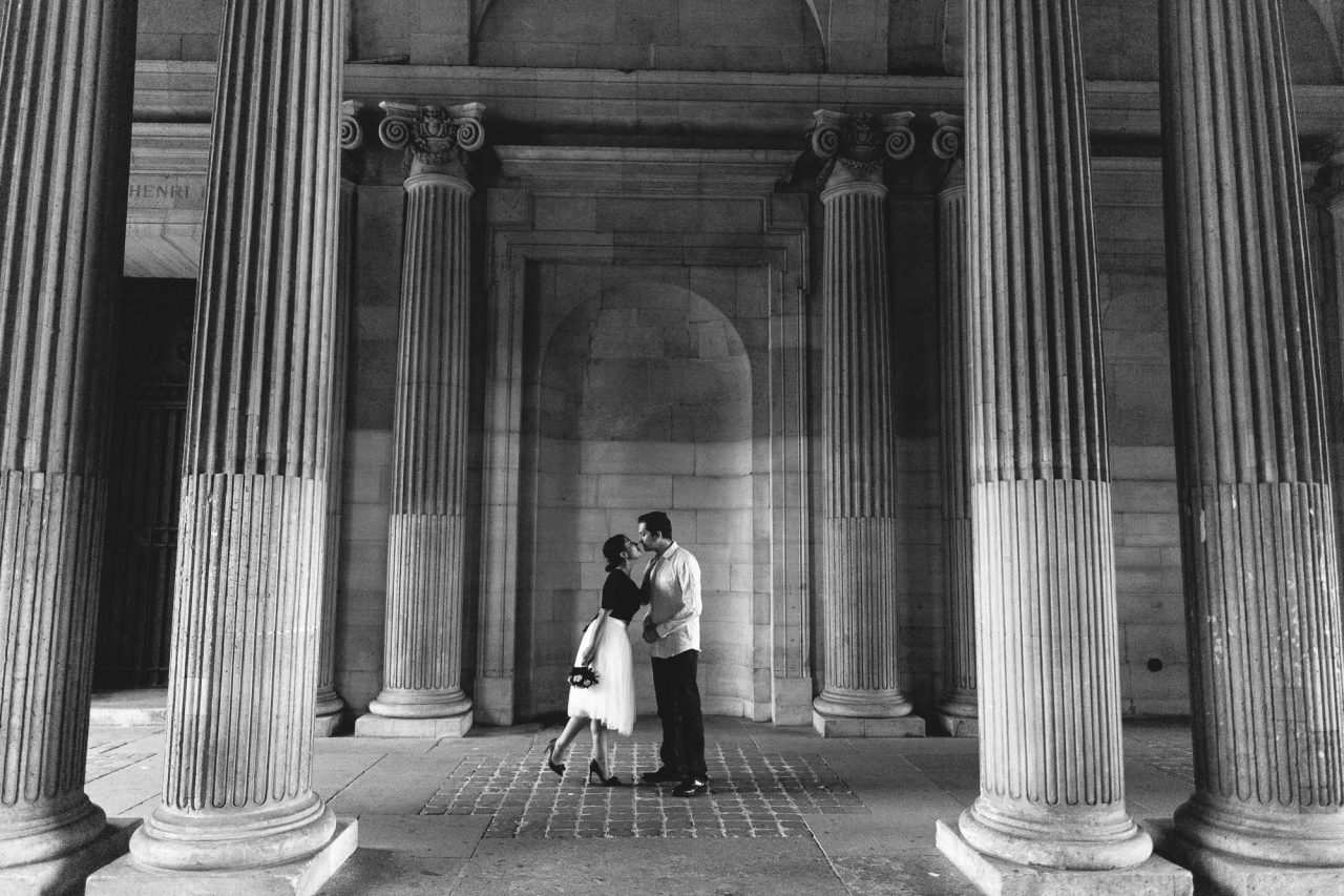 Black and white Couple Louvre Paris Photography