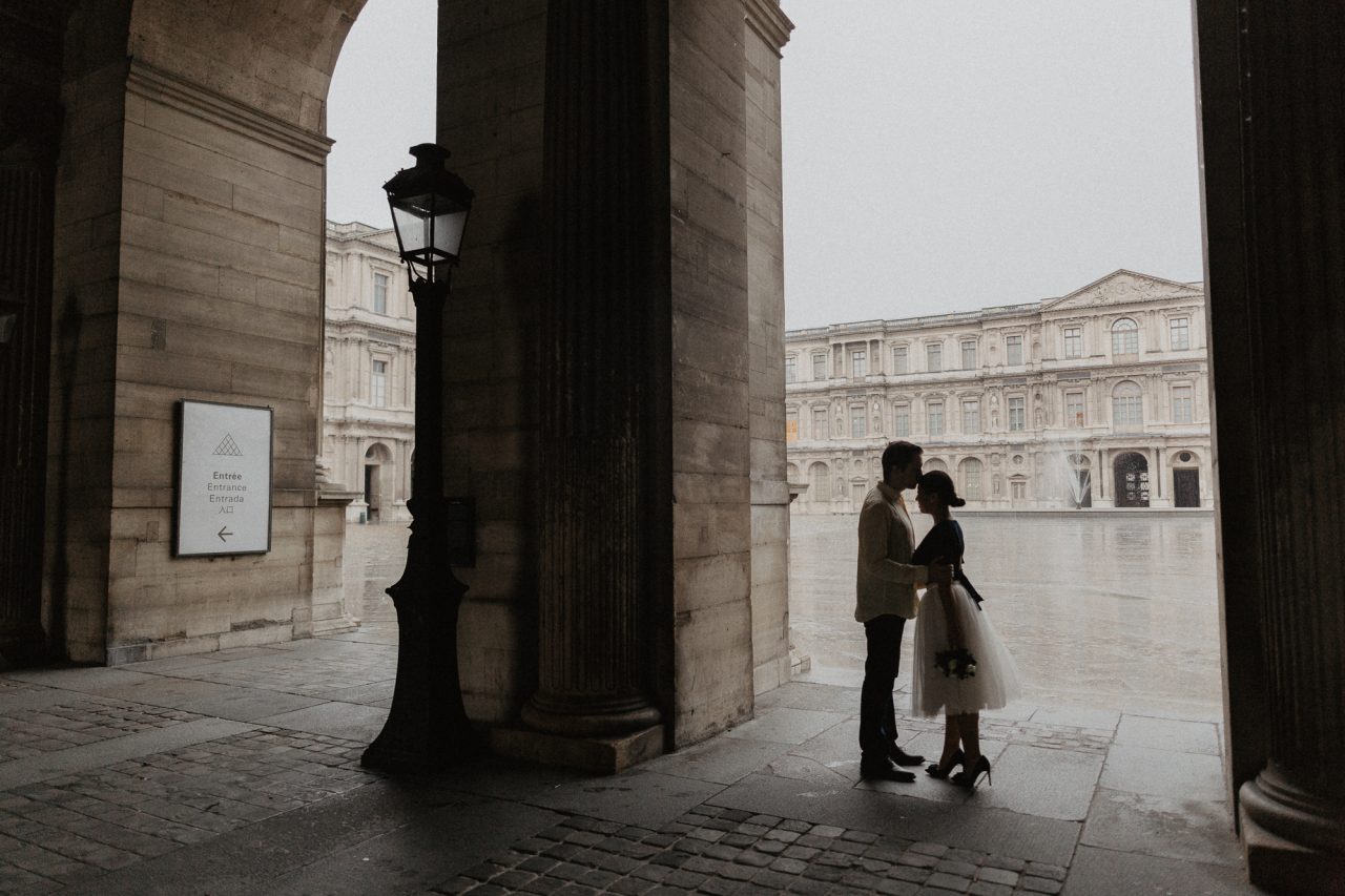 Couple Louvre Paris Photography
