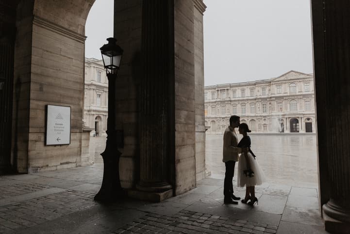 Couple Louvre Paris Photography
