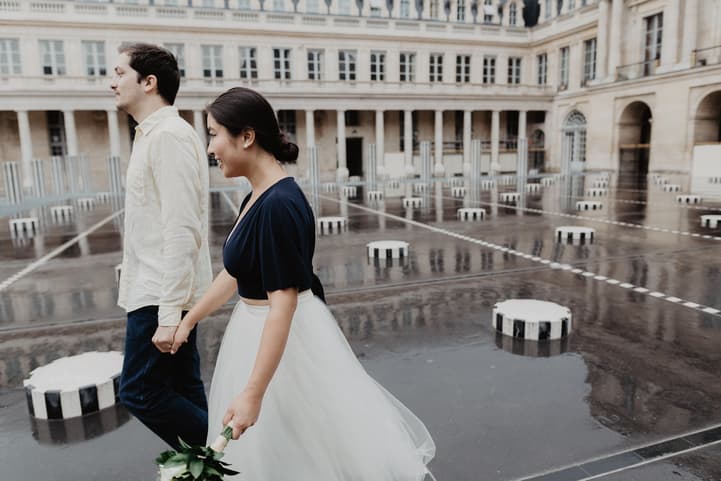 Couple Photography Rain Palais Royal Paris