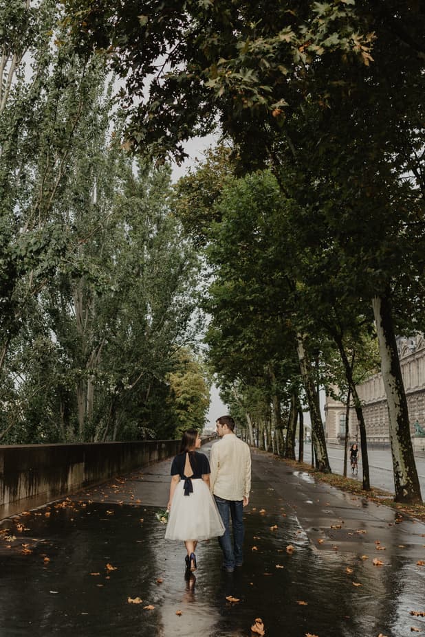 Couple photography Seine river Paris