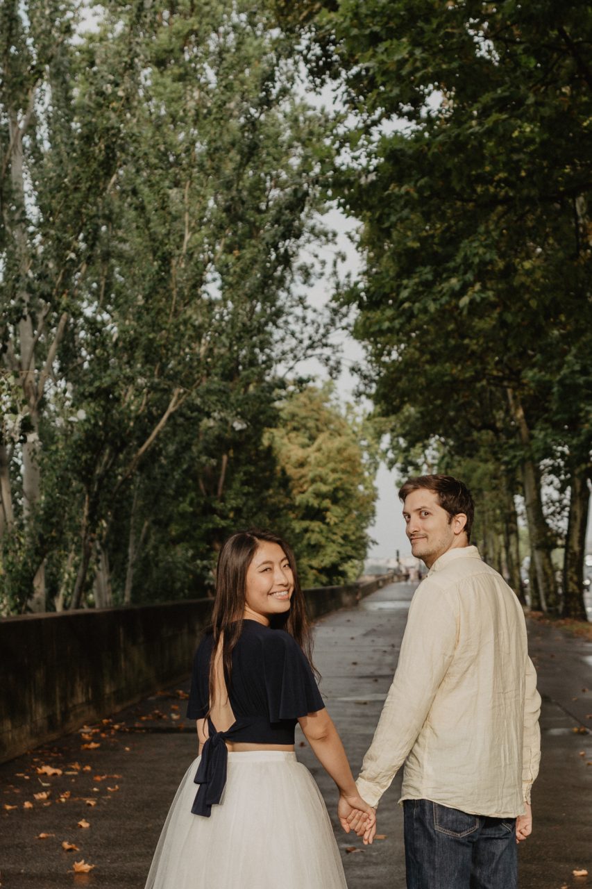 Couple photography Seine river Paris