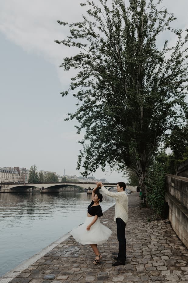 Dancing Couple photography Seine river Paris