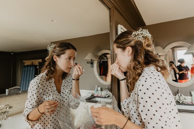 Maquillage Mariage preparation Chateau de Planchevienne