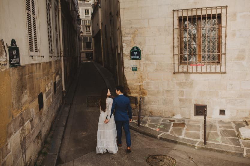 Paris Seine river pre-wedding Ile saint louis