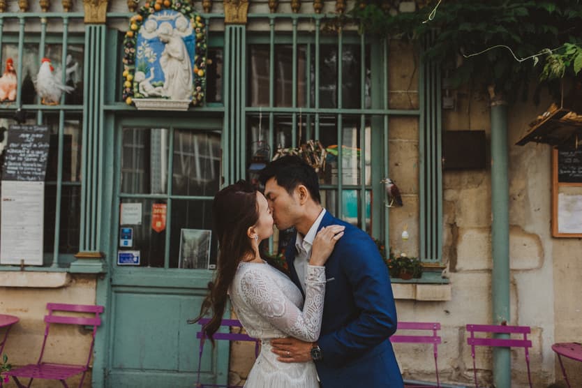 Paris Seine river pre-wedding Ile saint louis