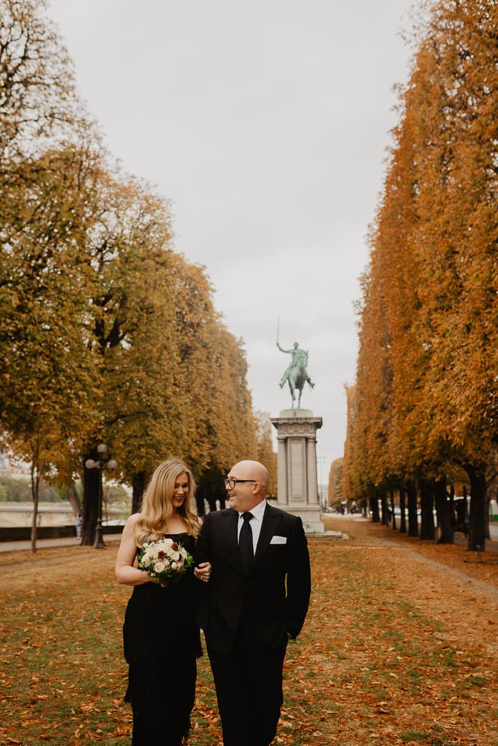 Autumn paris wedding photo