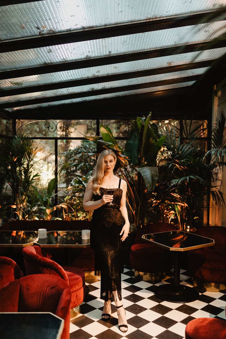 Hotel Particulier Montmartre couple photo paris autumn