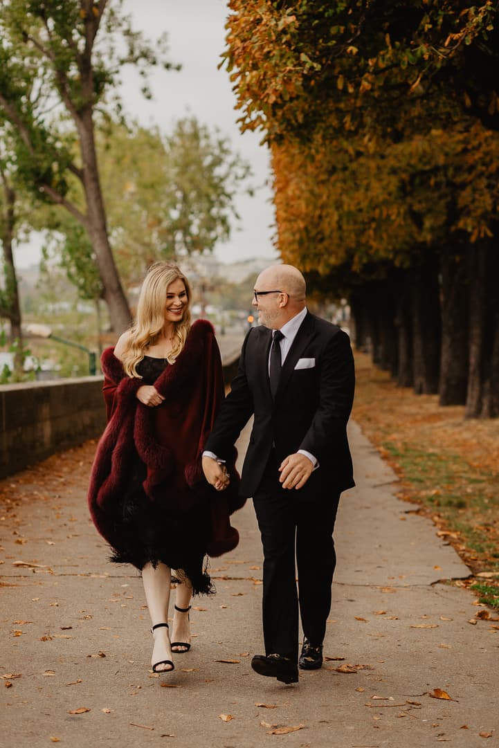 Autumn paris wedding photo seine river