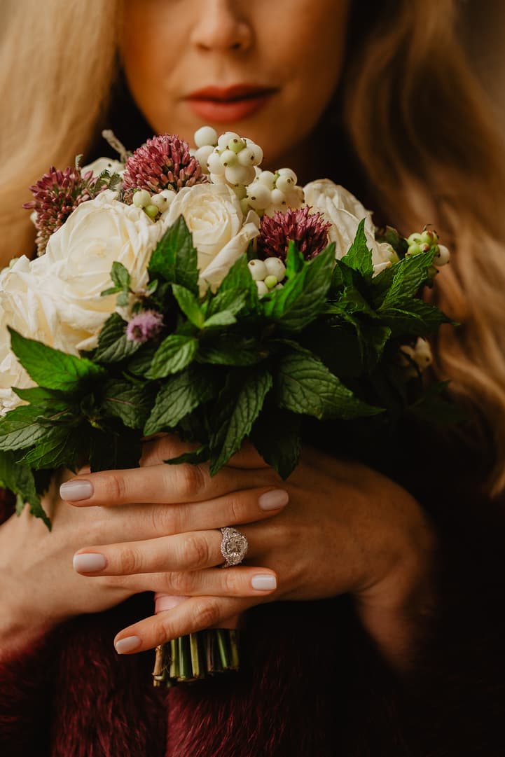 Autumn paris wedding photo engagement ring flower bouquet