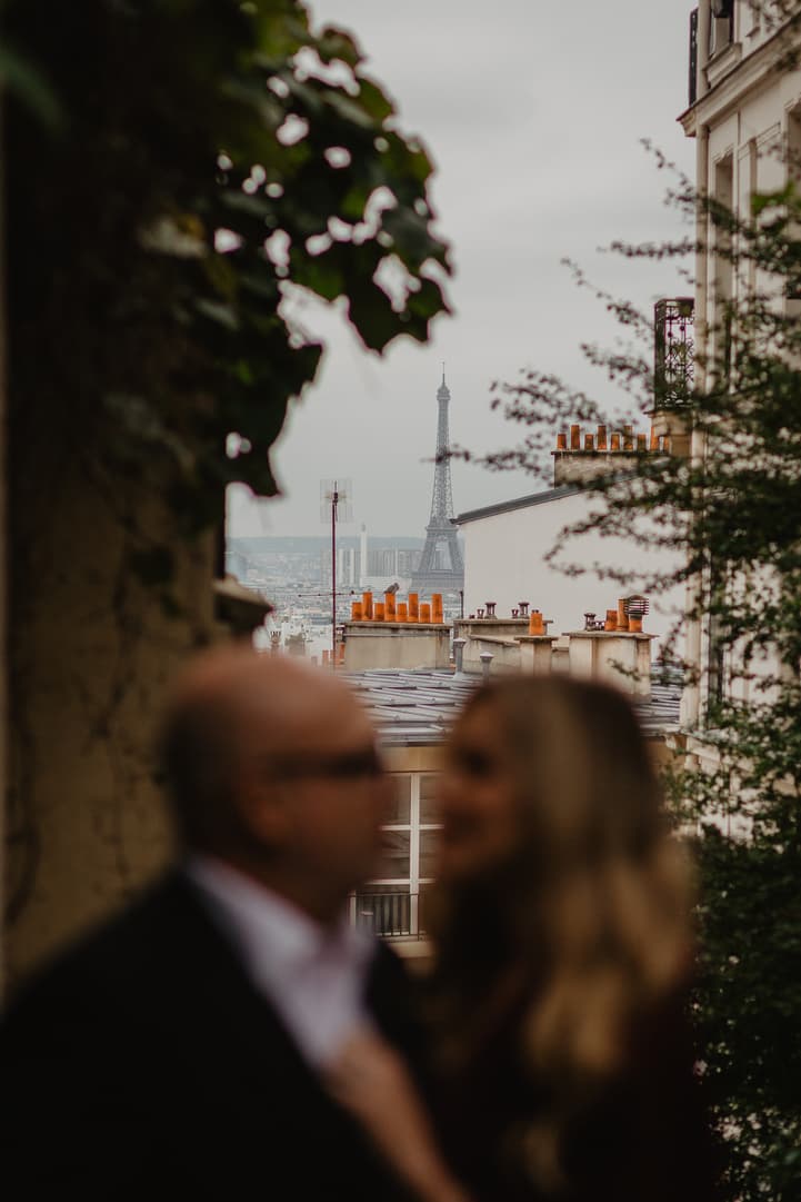 Hotel Particulier Montmartre couple photo paris autumn