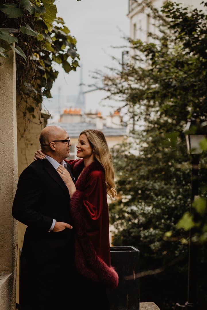 Hotel Particulier Montmartre couple photo paris autumn
