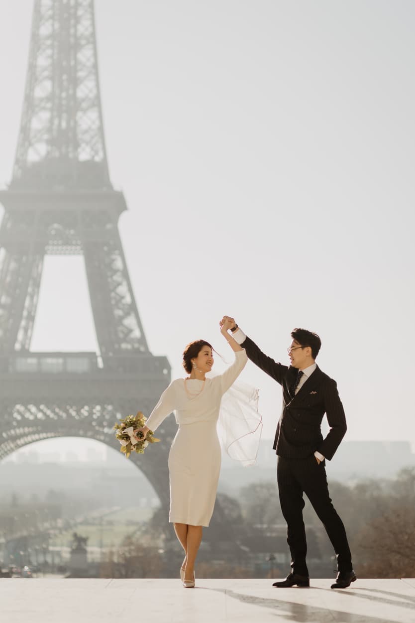Couple wedding paris eiffel tower