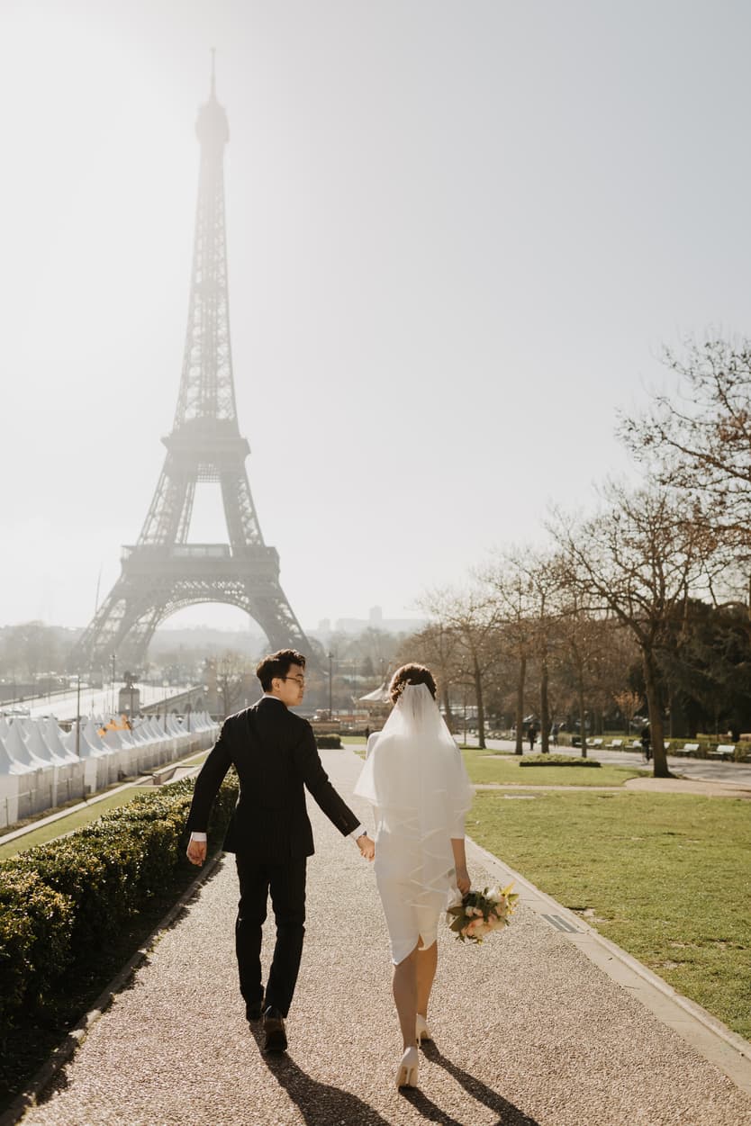 Couple wedding paris eiffel tower