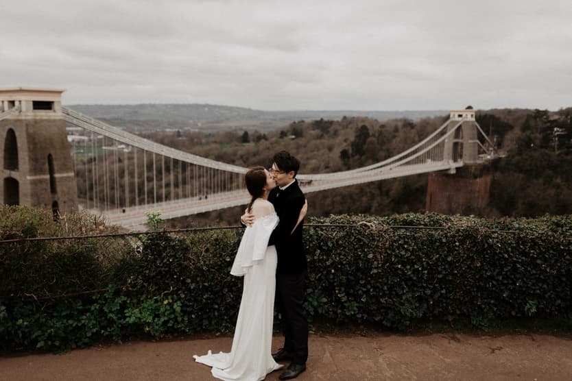 Bristol Bridge couple photo