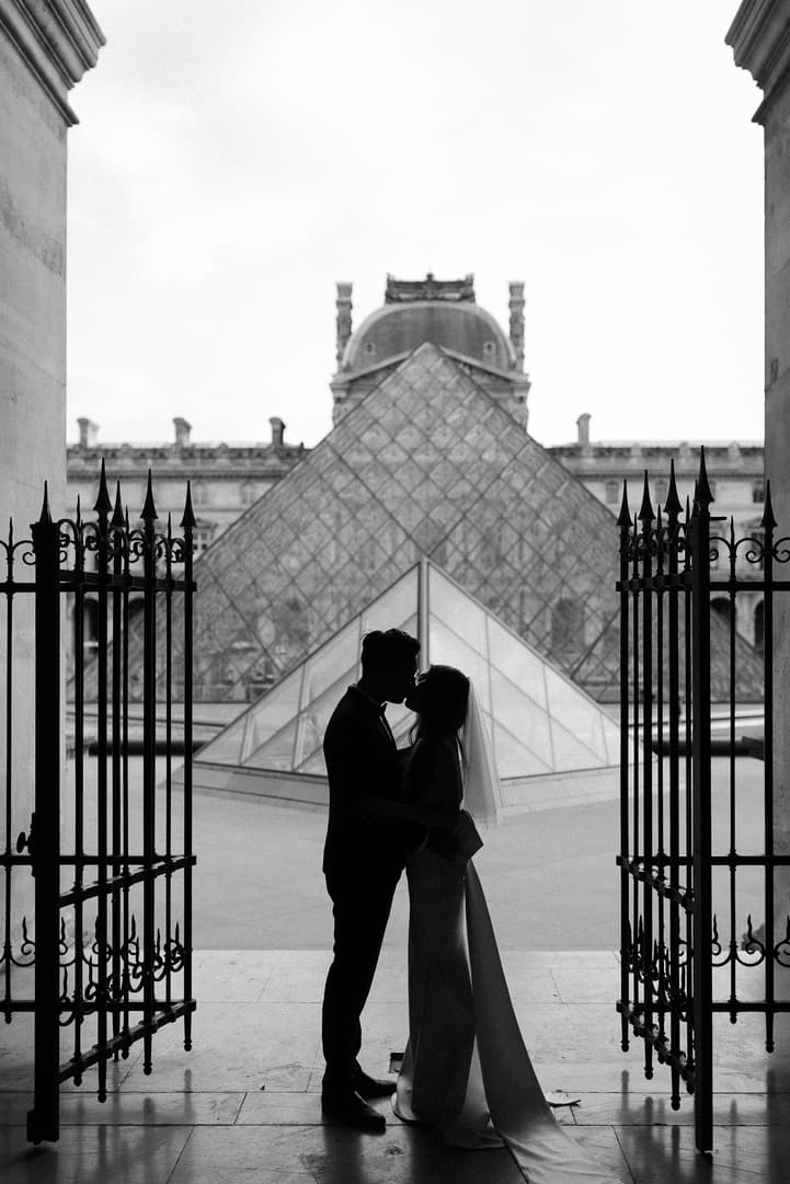 Engagement photo at the Louvre, Paris