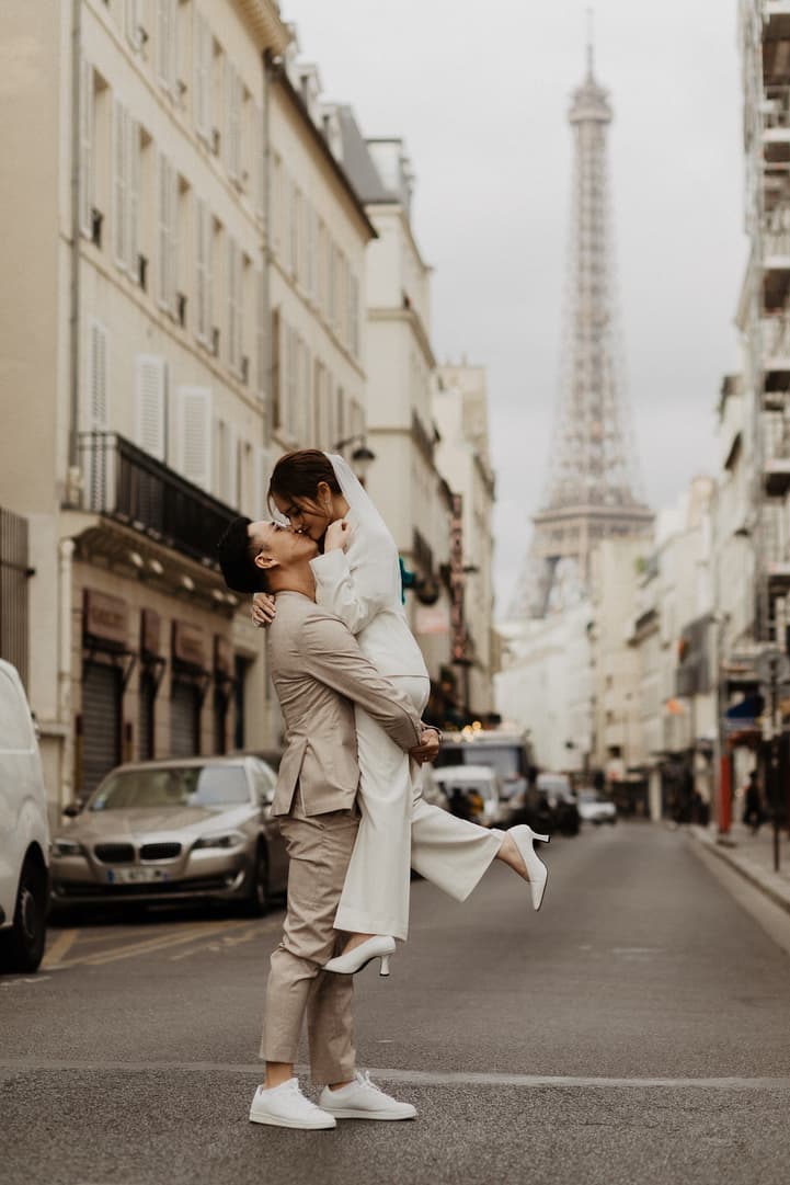 engagement photoshoot in Paris with Eiffel Tower