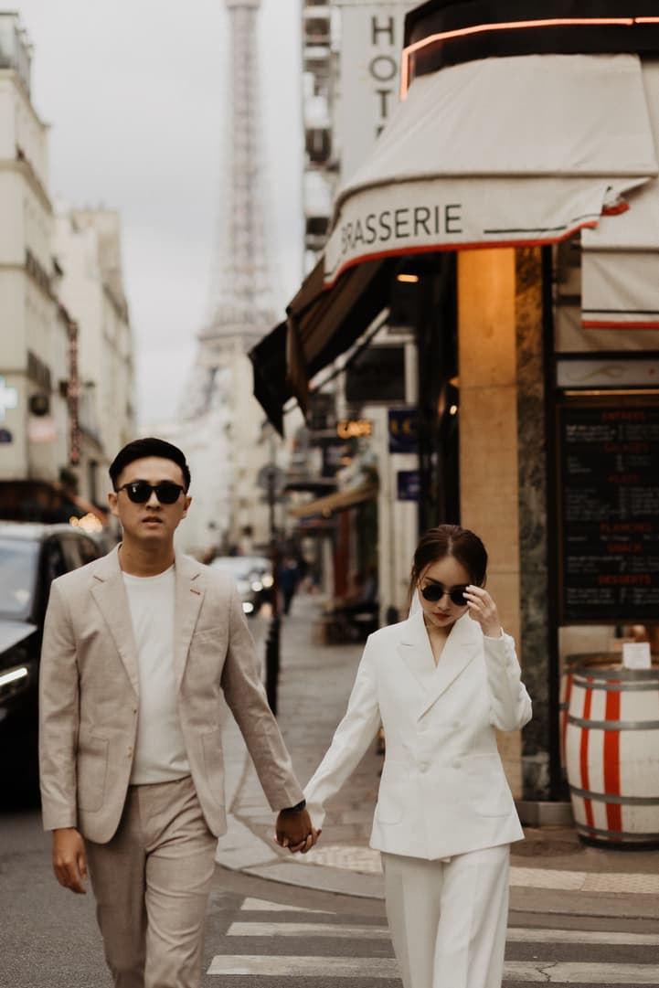 engagement photoshoot in Paris with Eiffel Tower