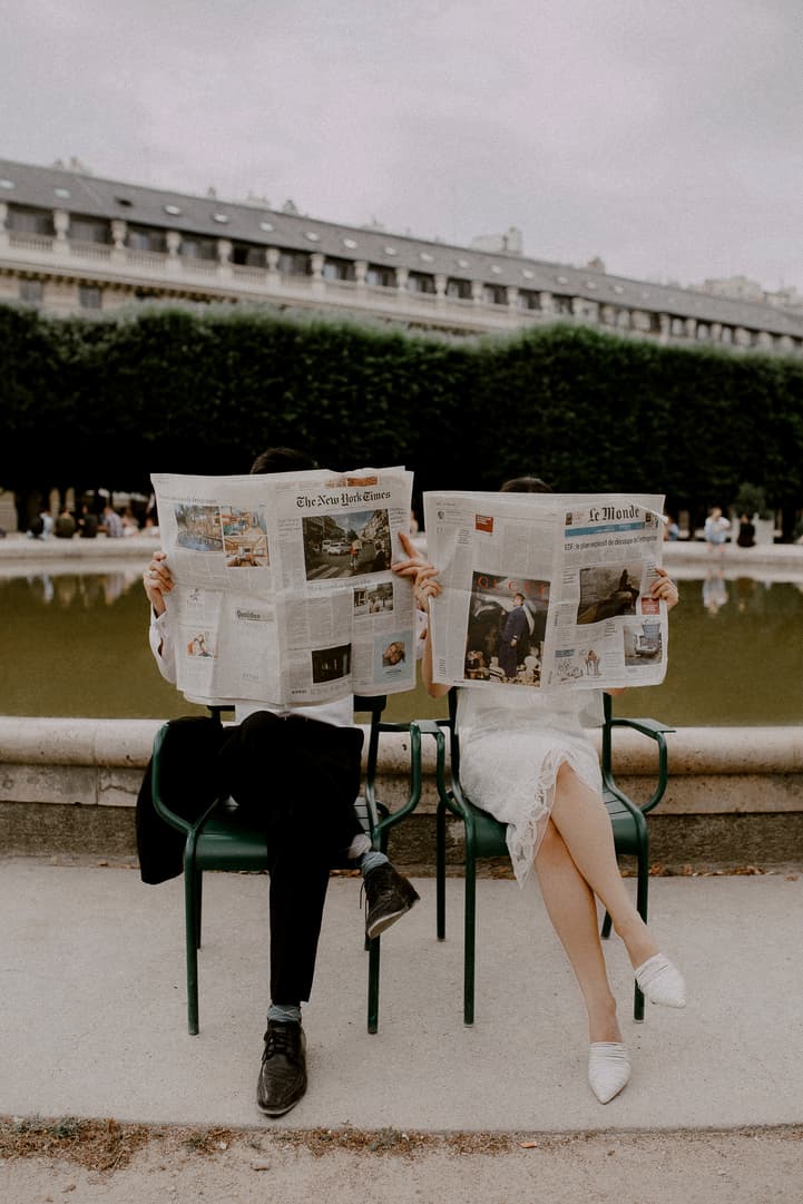 Newspaper couple props paris photoshoot