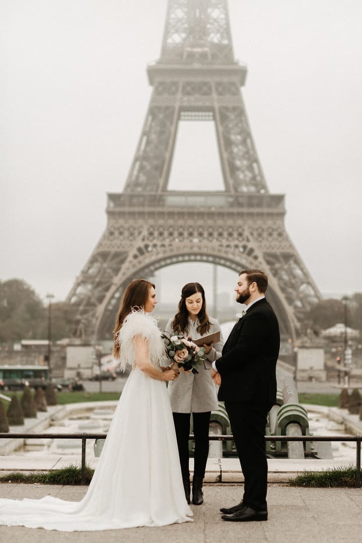 Paris elopement photographer eiffel tower officiant