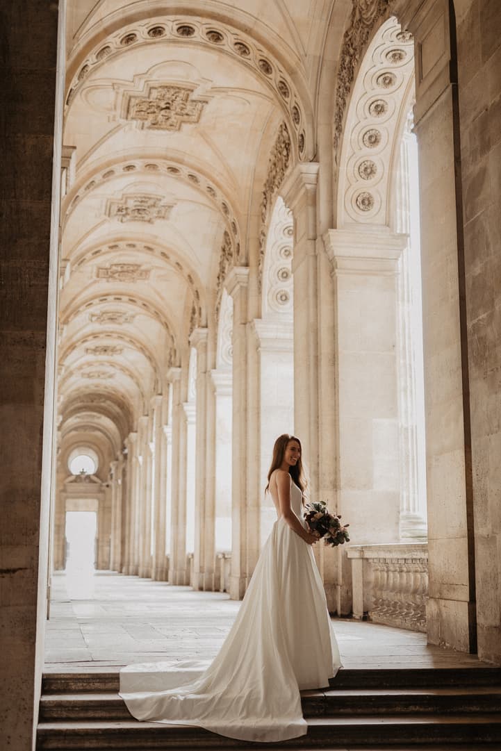 paris elopement wedding photographer louvre museum