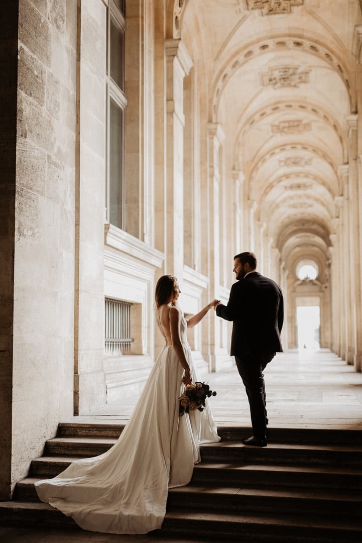 paris elopement wedding photographer louvre museum