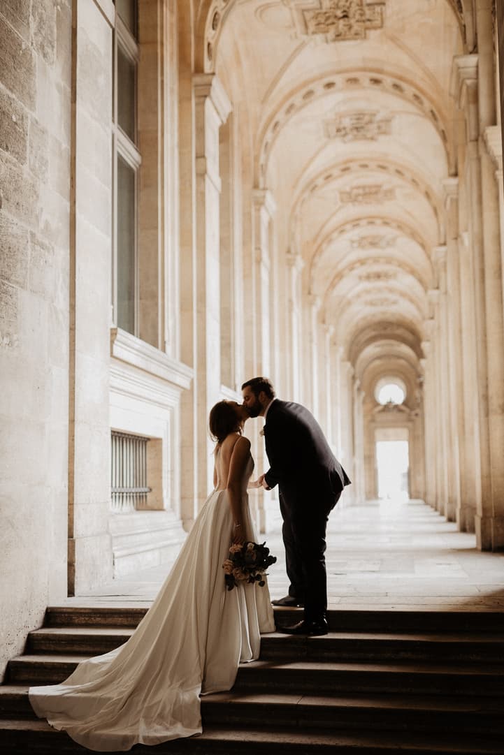 paris elopement wedding photographer louvre museum