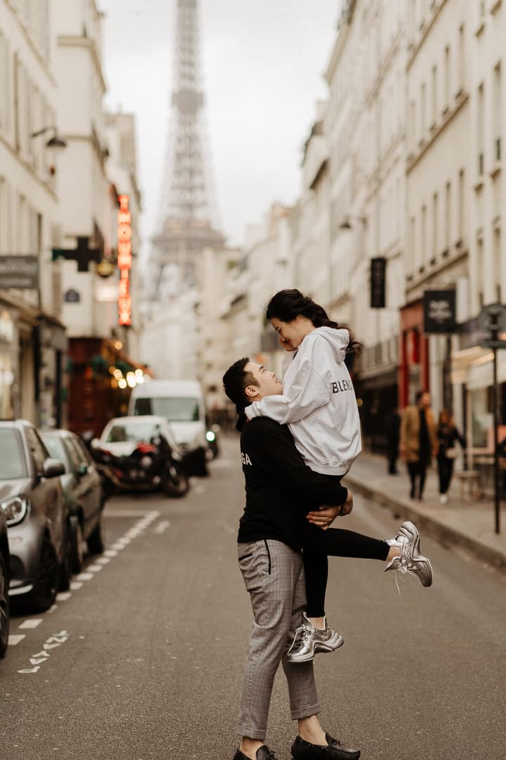 Paris asian couple photographer