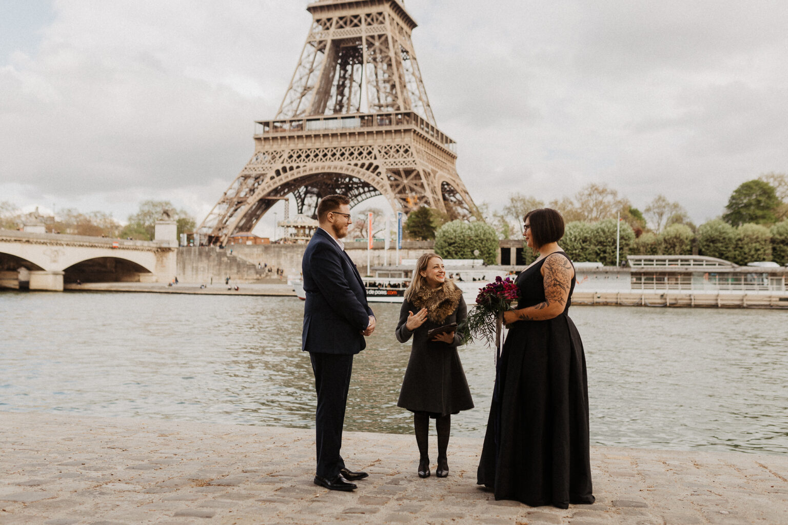 Paris elopement photographer eiffel tower