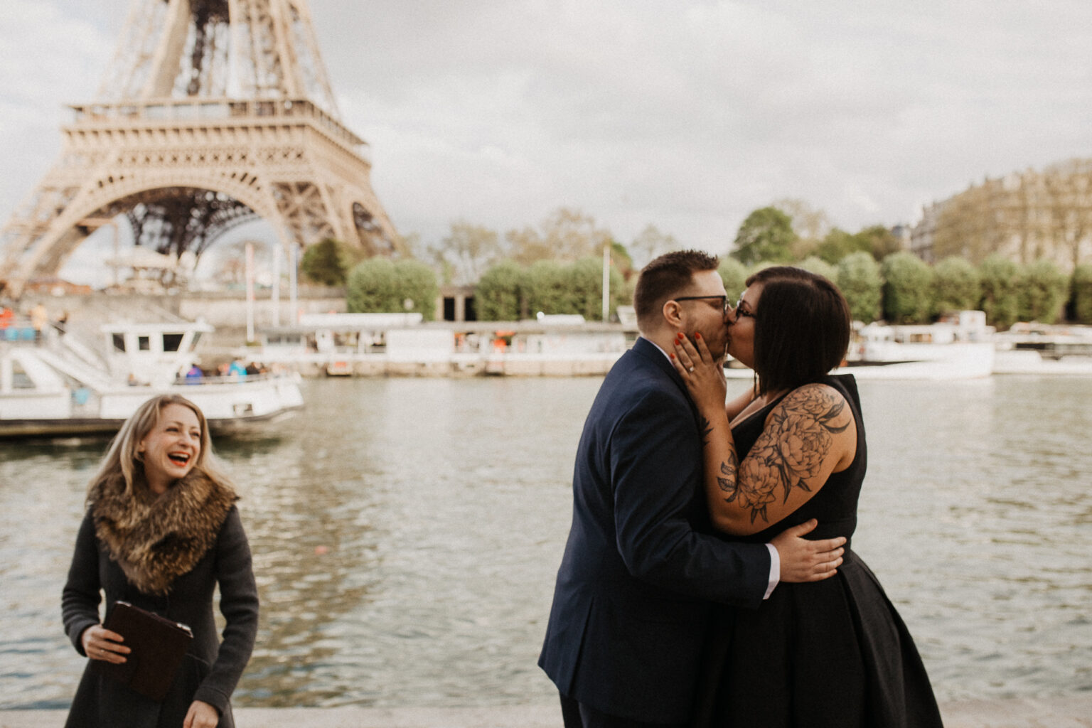 Paris elopement photographer eiffel tower