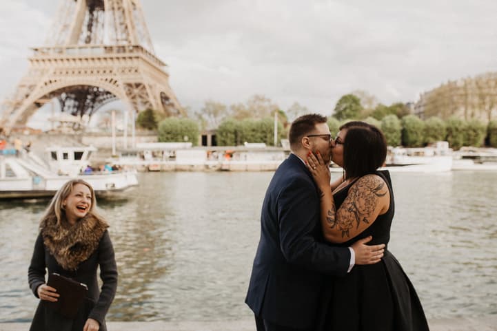 Paris elopement photographer eiffel tower