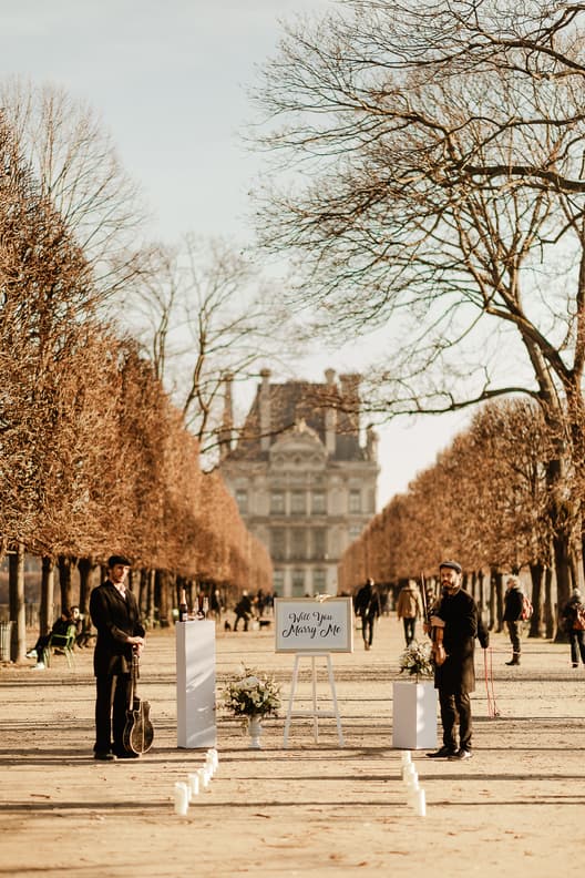 Paris surprise proposal photographer idea