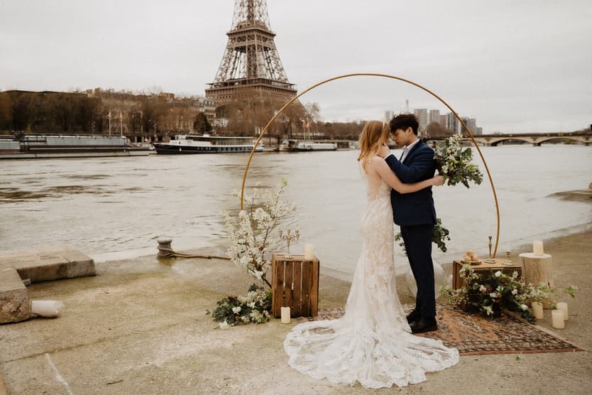 french asian intimate ceremony autumn elopement wedding paris photographer