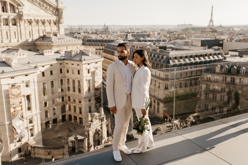 Paris couple photographer rooftop