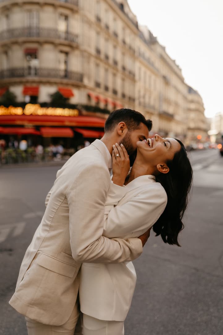 Paris couple photographer sunset
