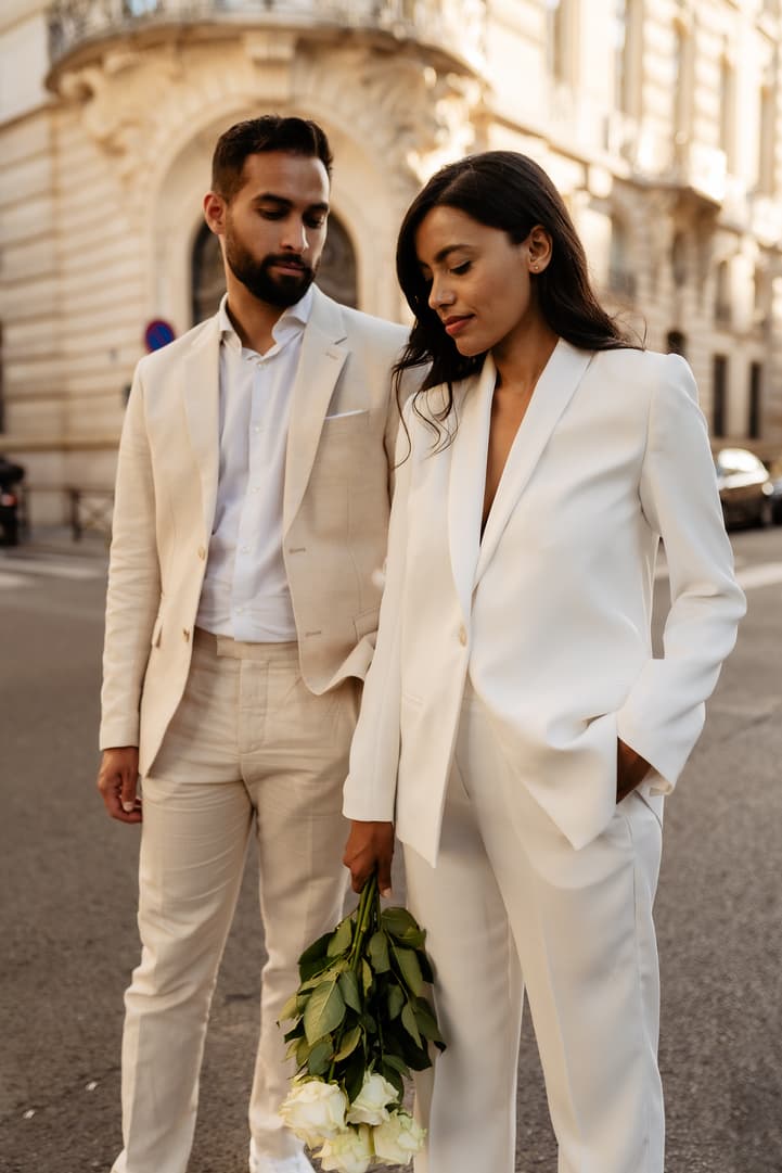 Couple wearing suits paris photographer