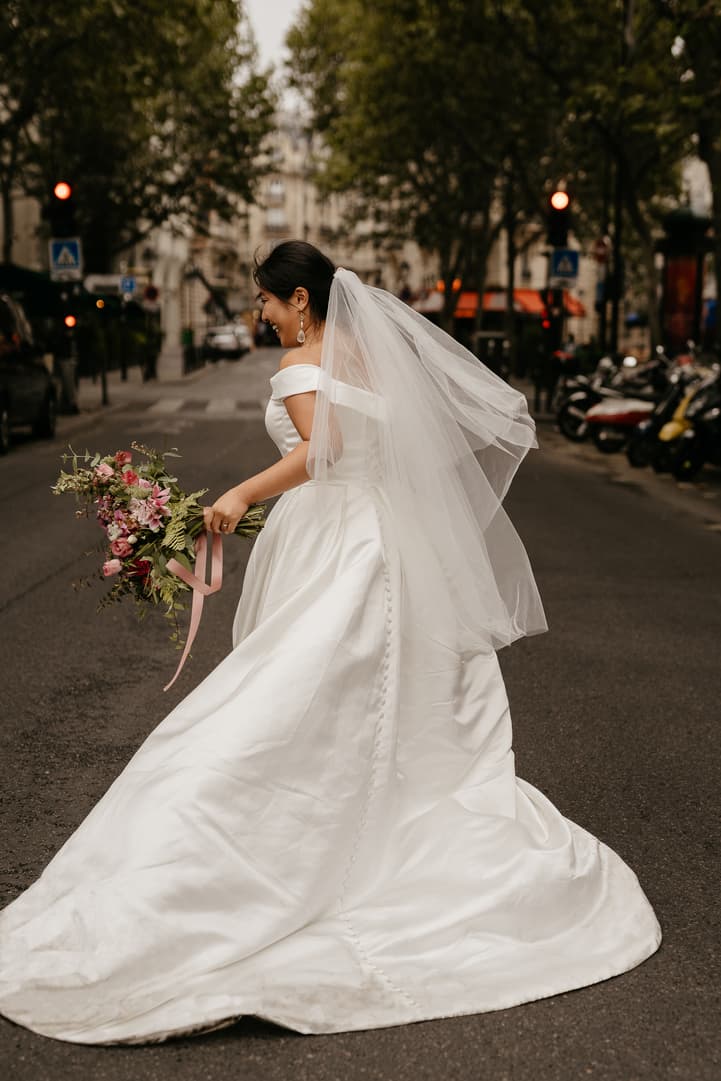 bride paris running on street