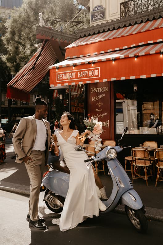 paris wedding photographer with blue vespa