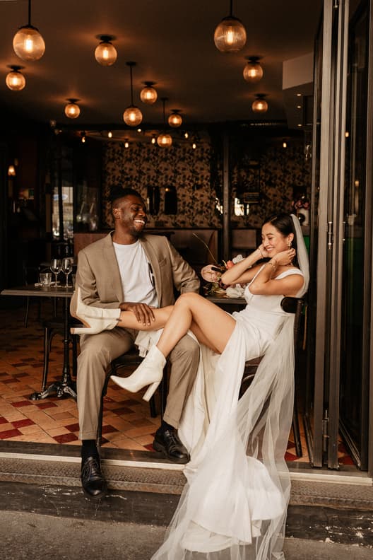 paris wedding photographer at cafe