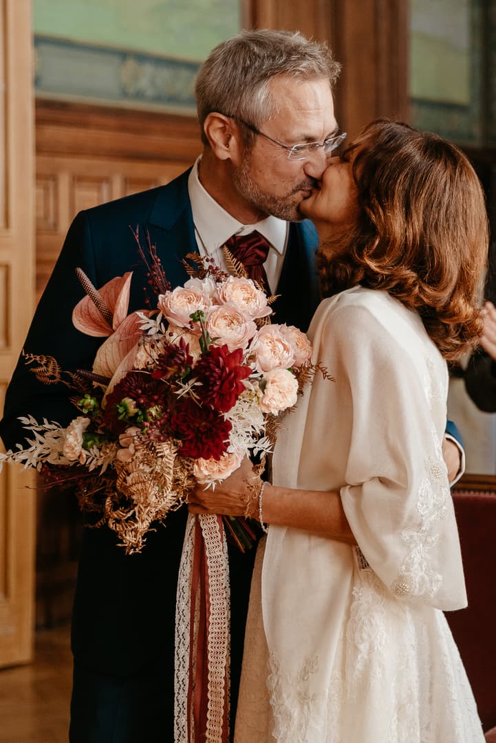 Bouquet de fleurs Mariage civil mairie Nogent sur Marne photographe