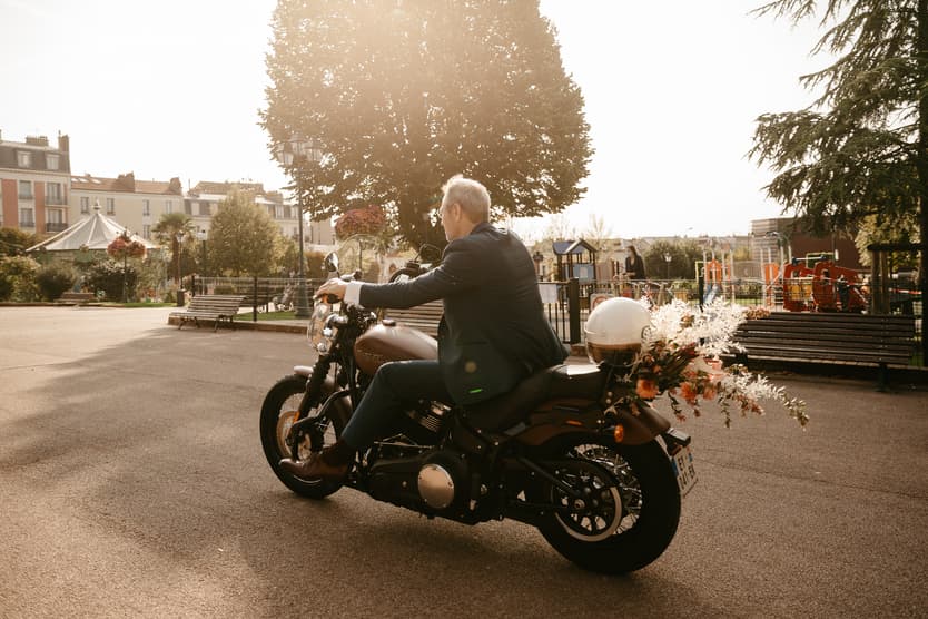 Sortie de mariage civil motor Harley Davidson à Nogent sur Marne