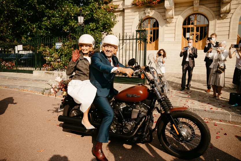 Sortie de mariage civil motor Harley Davidson à Nogent sur Marne