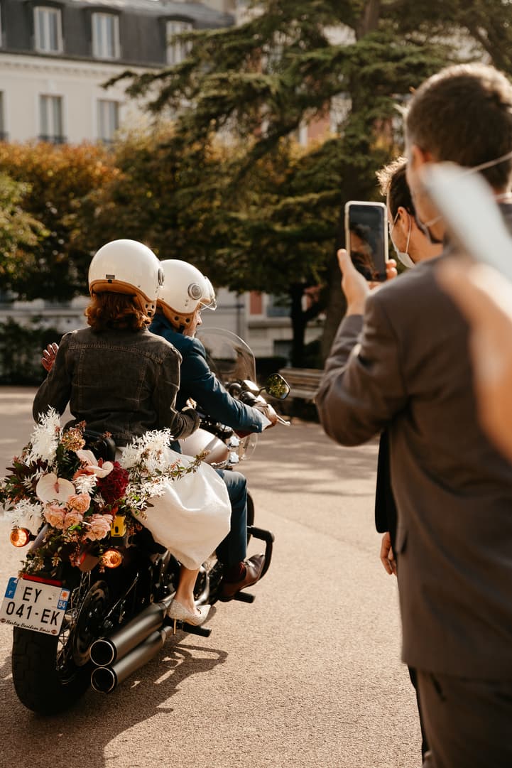 Sortie de mariage civil motor Harley Davidson à Nogent sur Marne