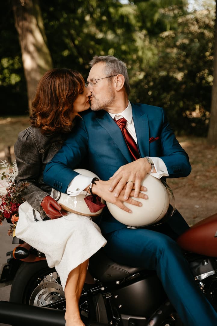 Sortie de mariage civil motor Harley Davidson à Nogent sur Marne