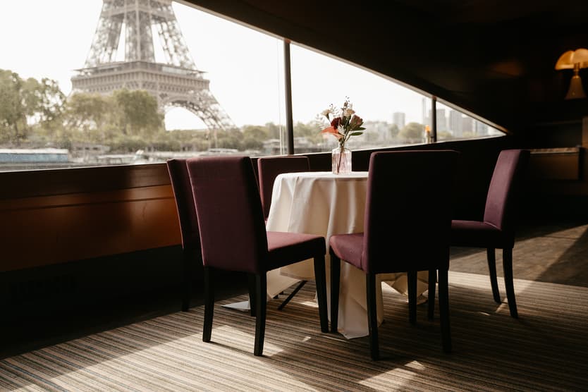 mariage eiffel interieur bateaux parisiens Croisière sur la Seine paris