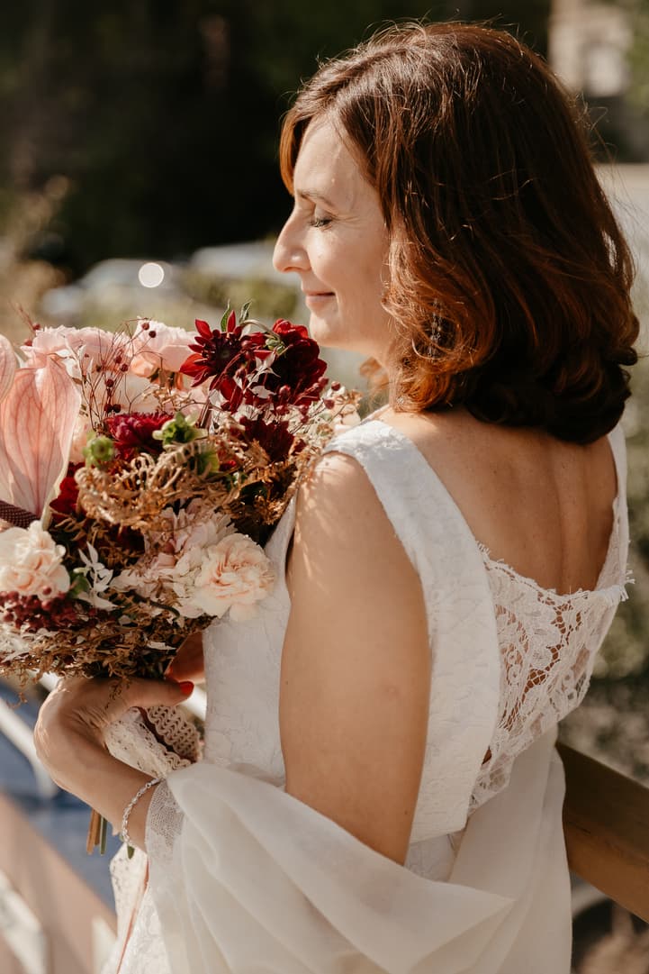 Décor fleur mariage eiffel bateaux parisiens Croisière sur la Seine paris