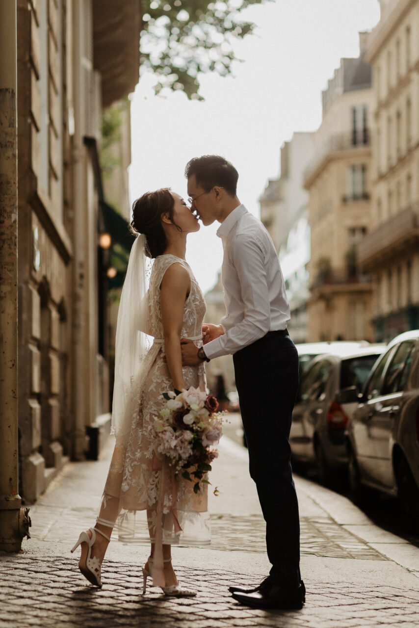 Paris street for pre-wedding photos