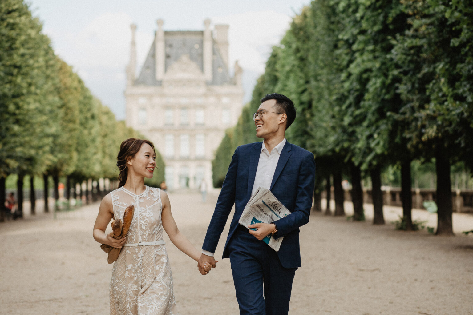 Pre-wedding photoshoot in Tuileries Garden, Paris